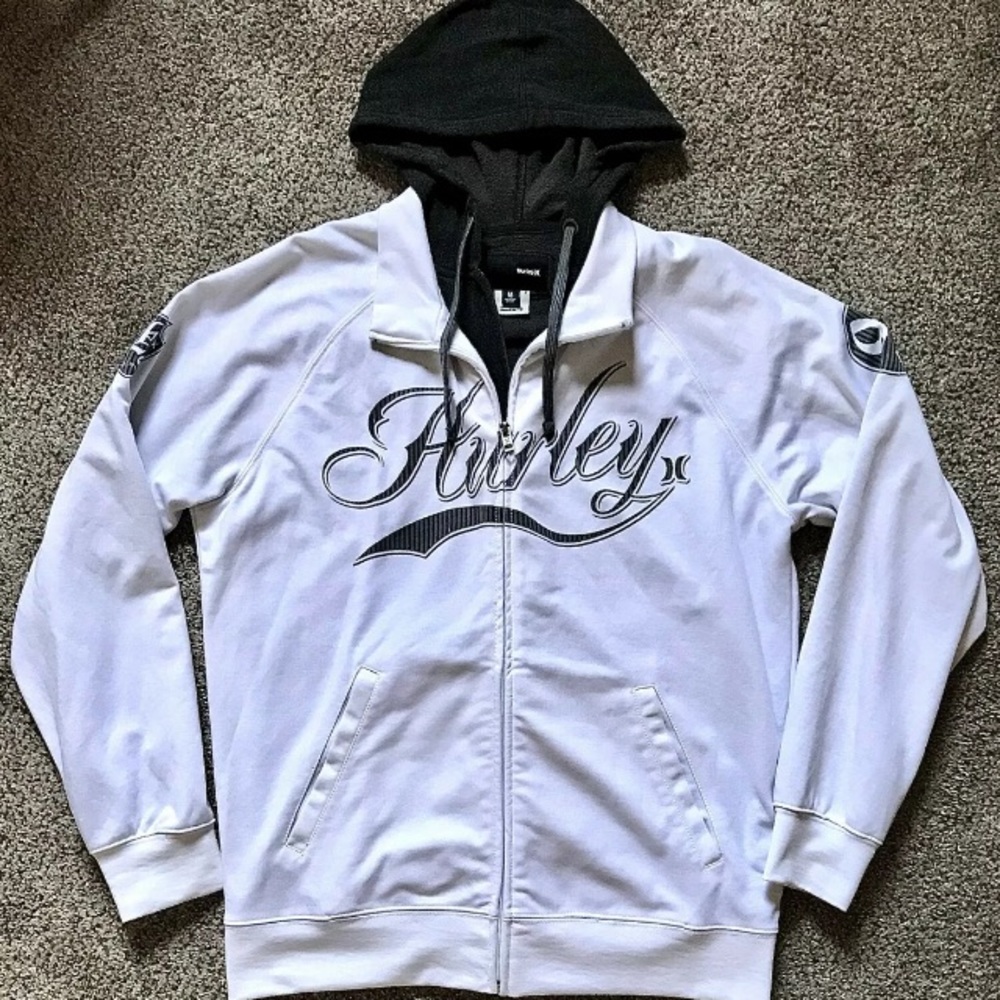 Like New Hurley Jacket an hoodie from the buckle